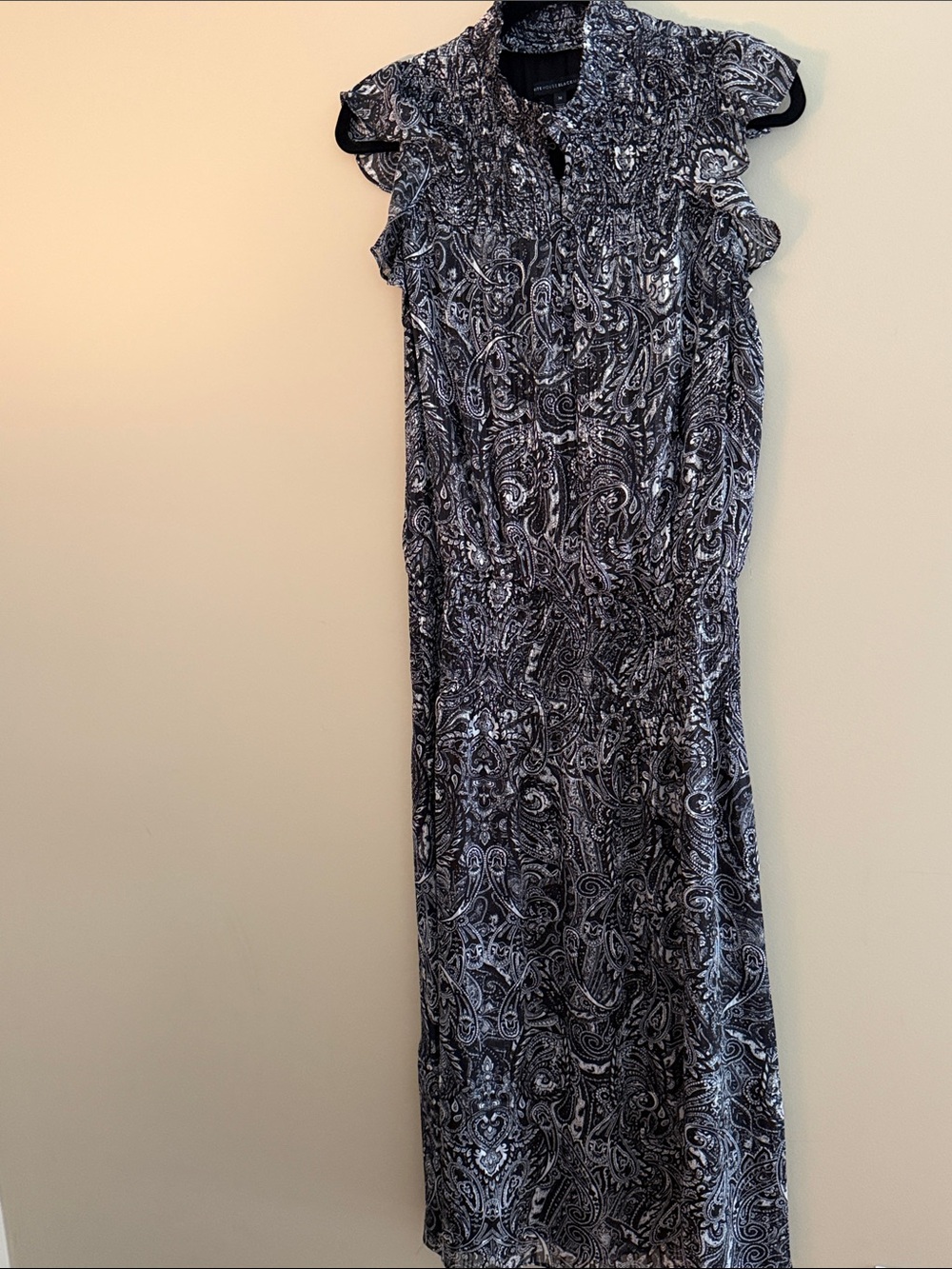 White House Black Market Black and White Paisley Maxi Dress Ruffle Sleeves Sz M